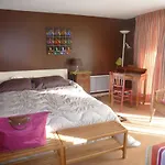 A La Maison Jaune